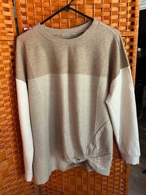 Guberry sweater top